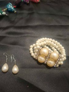 Pearl Bracelet and matching earrings