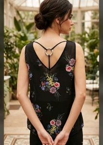 Chic Black Floral Sleeveless V-Neck Top