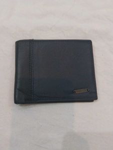Classic Black Leather Bi-fold Wallet