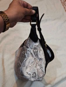 Stylish Snake skin leather Crossbody Bag