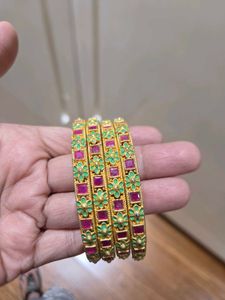 🎉Today only🎉Set of 4 Traditional Bangles