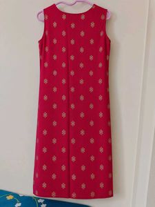 Pink Kurti with neck pattern