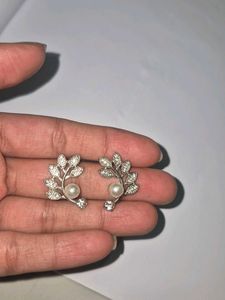 Elegant Pearl &amp; Crystal Leaf Earrings