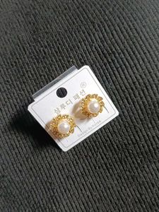 Elegant Pearl &amp; Crystal Stud Earrings