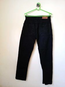 Premium cotton slim-fit black jean.