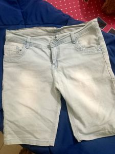 3-4th Jean Shorts that Is Light And Thin To Wear..Perfect For Summer Wear