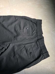 Uniqlo Classic Black Wide-Leg Trousers