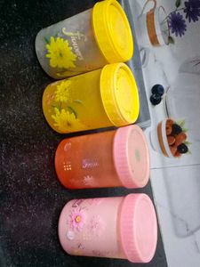 12 Kitchen Containers