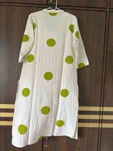 Off White Kurta set with Green Polka Dots