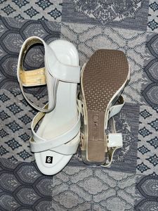 Elegant White Cross Strap Sandals