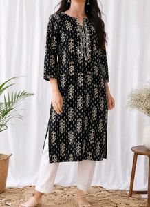 Elegant Black Kurta with Intricate Print