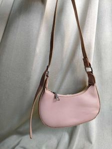 Cute Pink Daisy Shoulder Bag
