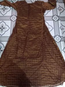 Elegant Brown Checked gown