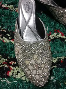 One Time Use Only Heels Hai Isliye Pahan Nhi Rahi New Hai Totally 😍