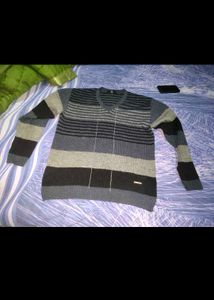 Striped V-Neck Sweater duke men