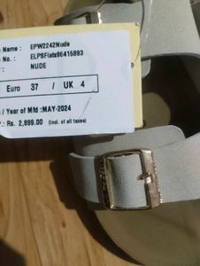 El Paso White Buckle Sandals For women