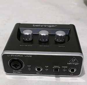 Behringer U-PHORIA UMC22 Audiophile 2x2 USB Audio