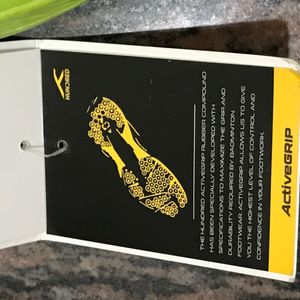 Hundred sports shoes
