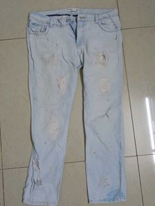 Light Wash Ripped Jeans