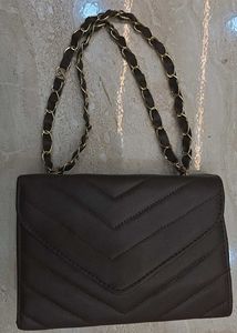 Chic Chevron Chain Sling Bag