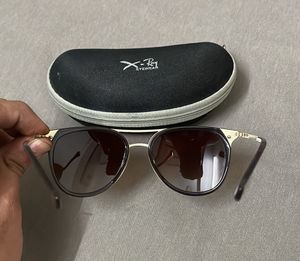 Women’s Sunglass with Case