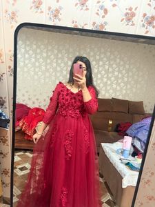 Stunning Red Floral Embellished Gown🎀❤️