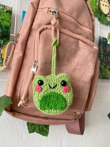 Crochet Frog Keychain/earpod case