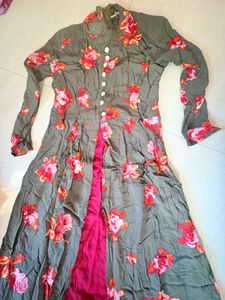 Floral Print middle slit kurti
