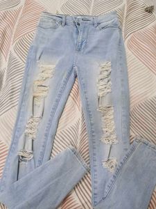 Light Wash Ripped Jeans