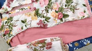 Floral Print Kurta with Pink Bottom