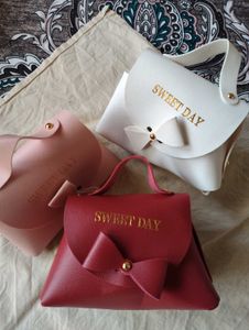 Small Cute Clutches for baby girl (1Pc)