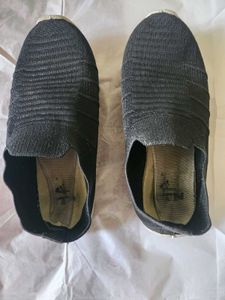USED CASUAL SHOE FOR WOMAM