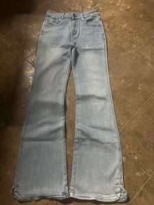 Y2k / 2000s girls Light Wash Flare Jeans