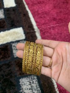 imitation jewellery Elegant Gold Tone Bangles Set