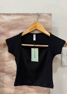 Black Square Neck Cap Sleeve Crop Top