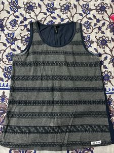 Stylish Sleeveless Grey Print Top