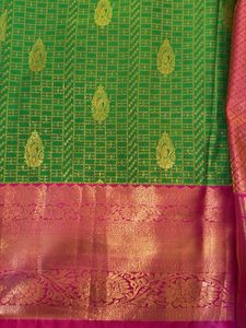 semi pattu saree with pattren blouse