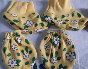 Newborn Hat, Booties &amp; Mittens Set