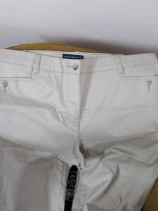 Chic Capris with Button Detail