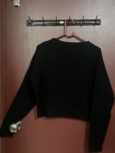 Black Cropped V-Neck Sweater