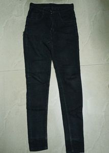 Black Skinny Fit Denims