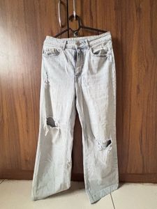Light Wash Ripped Jeans