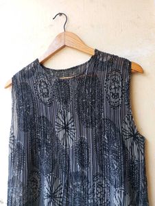 Pleated Graphic Print Sleeveless Top (Women)