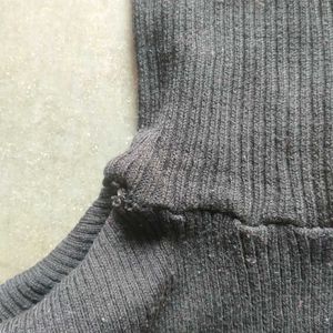 Chic Black Ribbed Turtleneck Inner