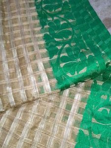 Elegant Checked Saree with Green Border