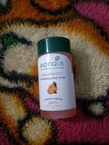 Biotique Apricoat Body Wash