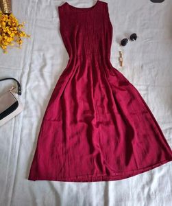 Elegant Pleated Red Midi Dress