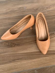 Marc Loire Beige PU Kitten Pumps with box
