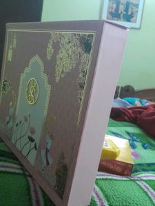 Festive Pretty ElegantPackaging BoxWithMagneticLoc