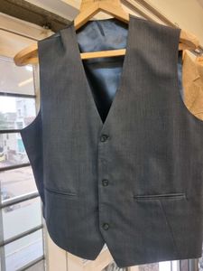 Men's Navy Blue Suit